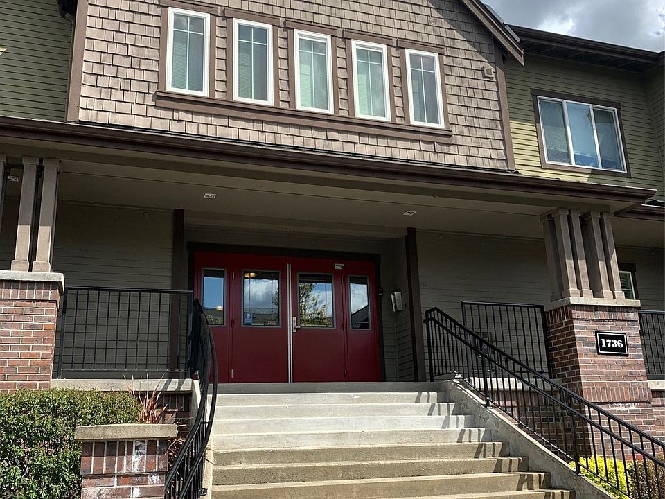 1st image of 1736 10th Ave NE Unit 116