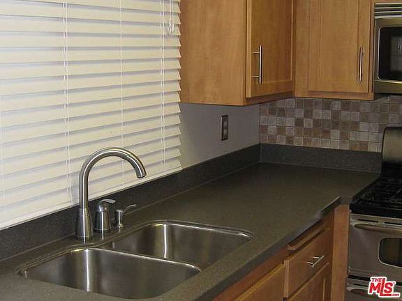 4th image of 6716 Clybourn Ave Unit 136