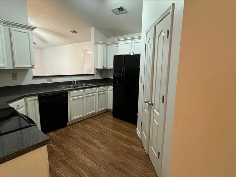 2860 Mahala Ln — Photo 12