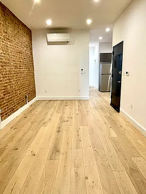 Rented by Metropolitan Property Group | media 17