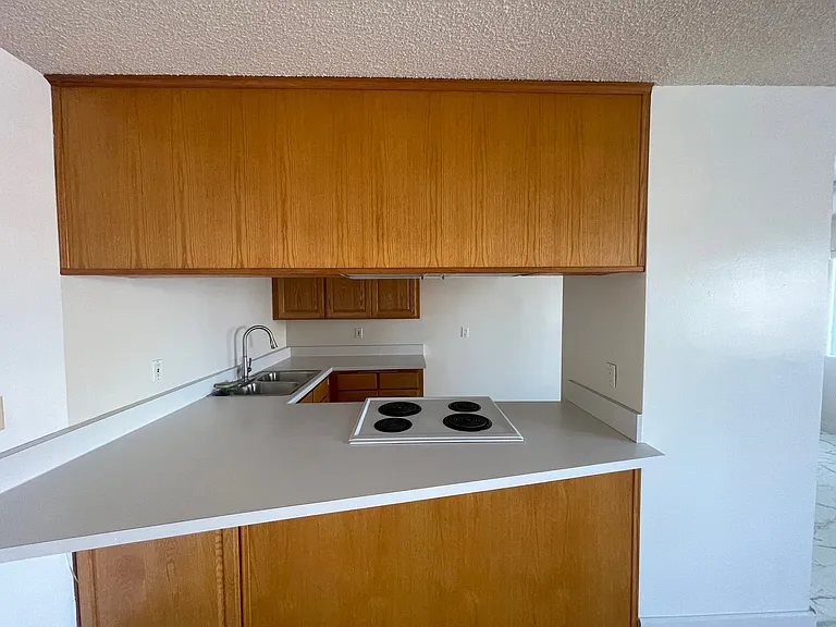 21023 Ladeene Ave #D — Photo 5