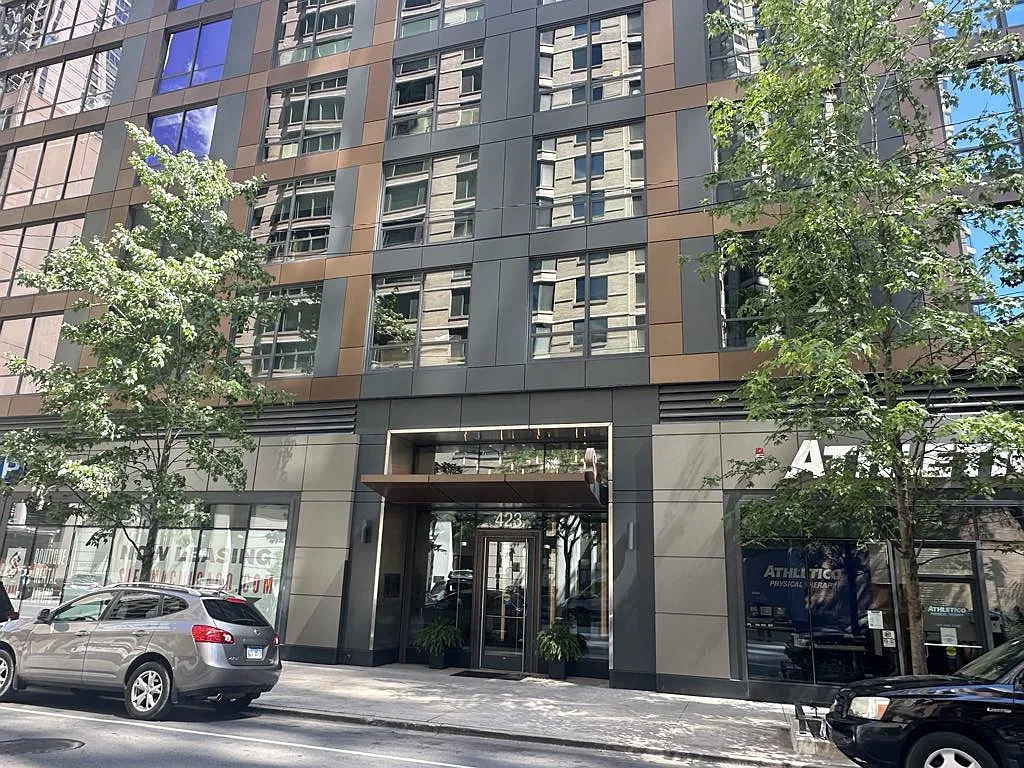 Sienna Chicago — Photo 1