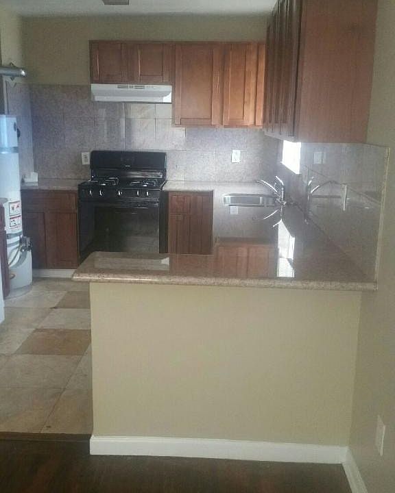 1st image of 655 23rd St APT 3