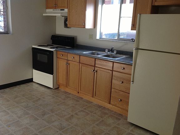 Eat-In Kitchen