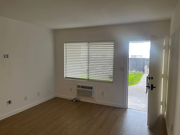 255 S Avenue 55 — Photo 17