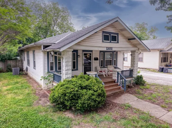 1302 Hackney St, Winfield, KS 67156