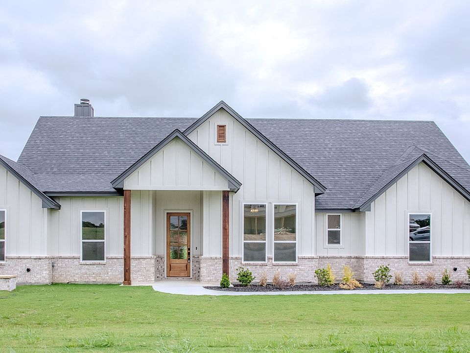 1st image of 204 Sweetgrass Dr