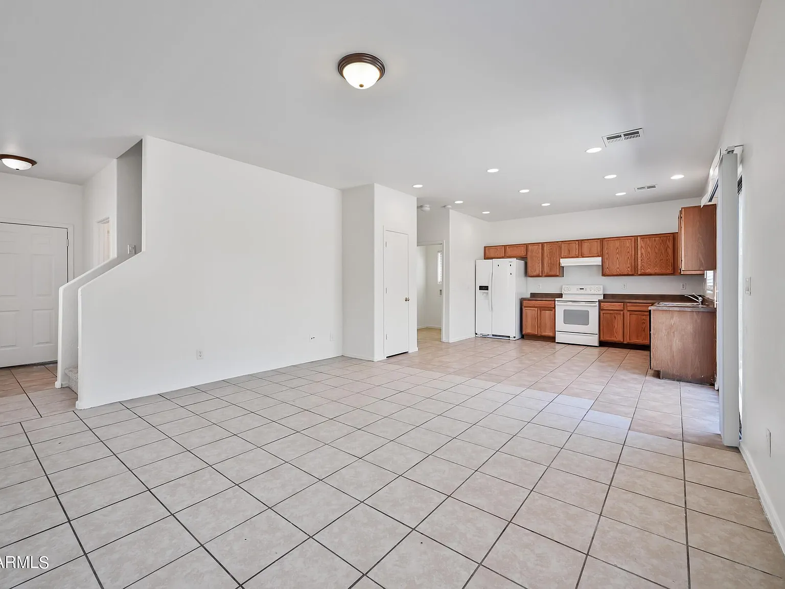 4 bed, 3.0 bath, 1640 sqft, $2,100 — Photo 4