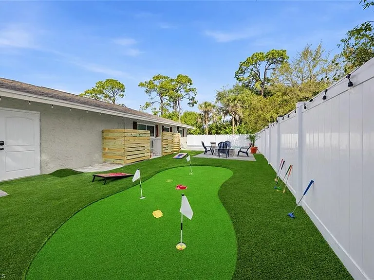 2473 Poinciana St — Photo 6