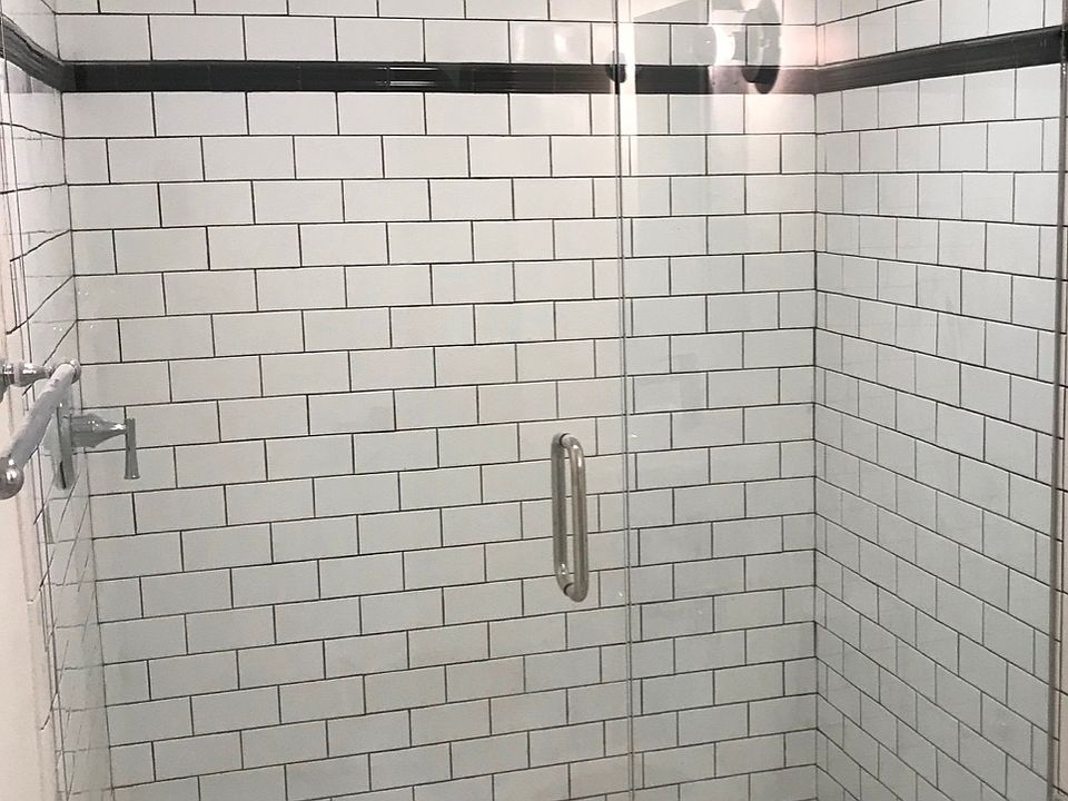 2nd image of 827 N State St APT 401