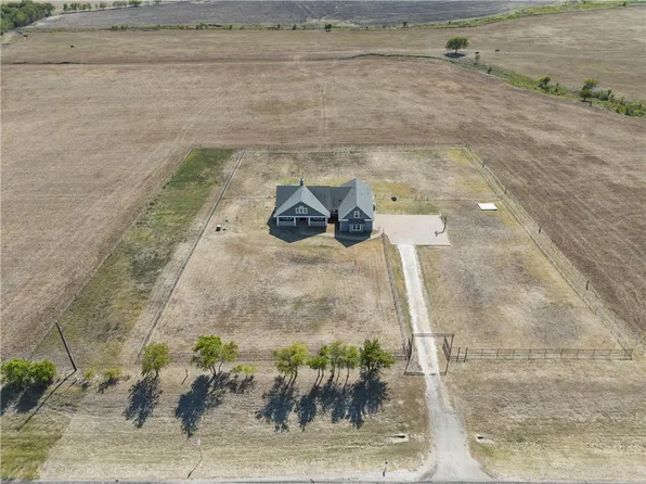 2106 State Highway 7, Chilton, TX 76632