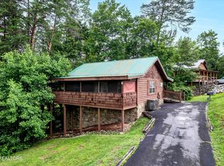 2015 Piney Overlook Ln, Sevierville, TN 37862