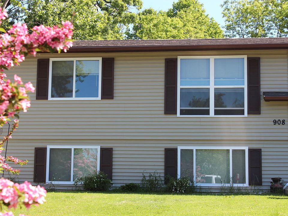 1st image of 906 Hillside Ln #908