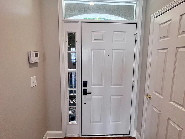 220 S Cedar St — Photo 10