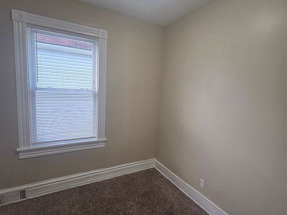 5th image of 10135 S Racine Ave