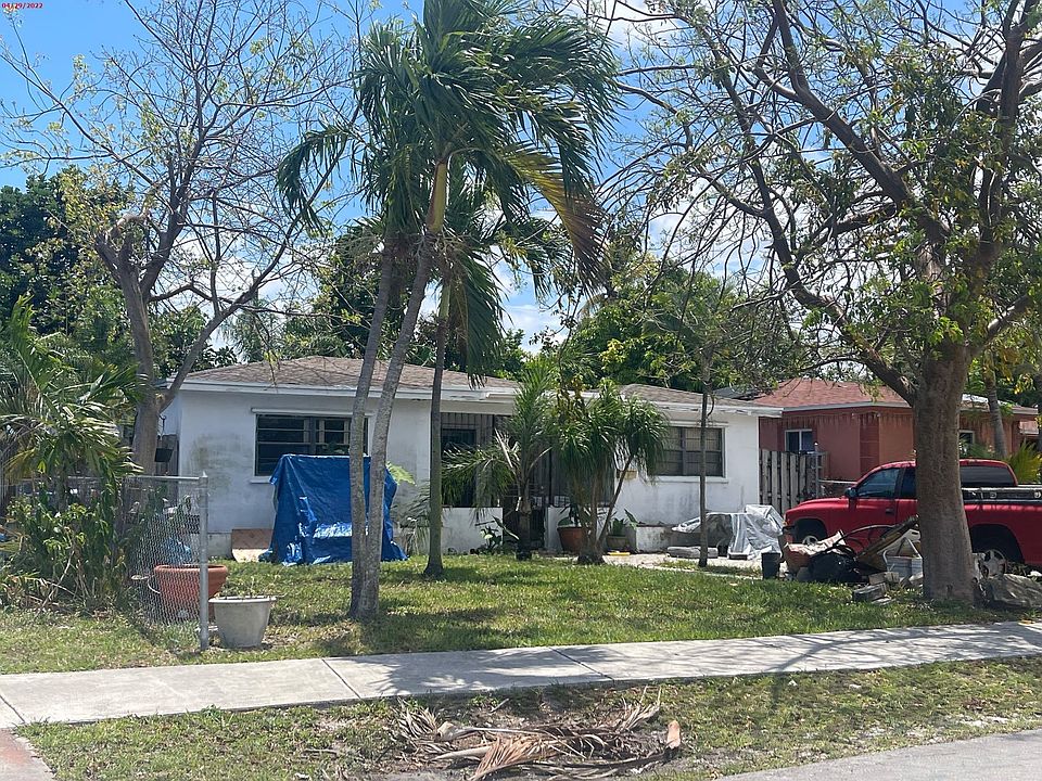 2nd image of 2814 Funston St