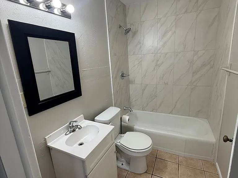 1014 N Bradley St #1 — Photo 15