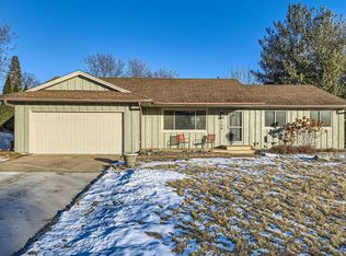 158 Juniper Ln, Apple Valley, MN 55124