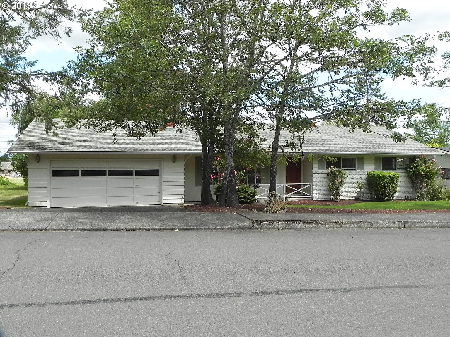 2435 W 21st Ave photo 1