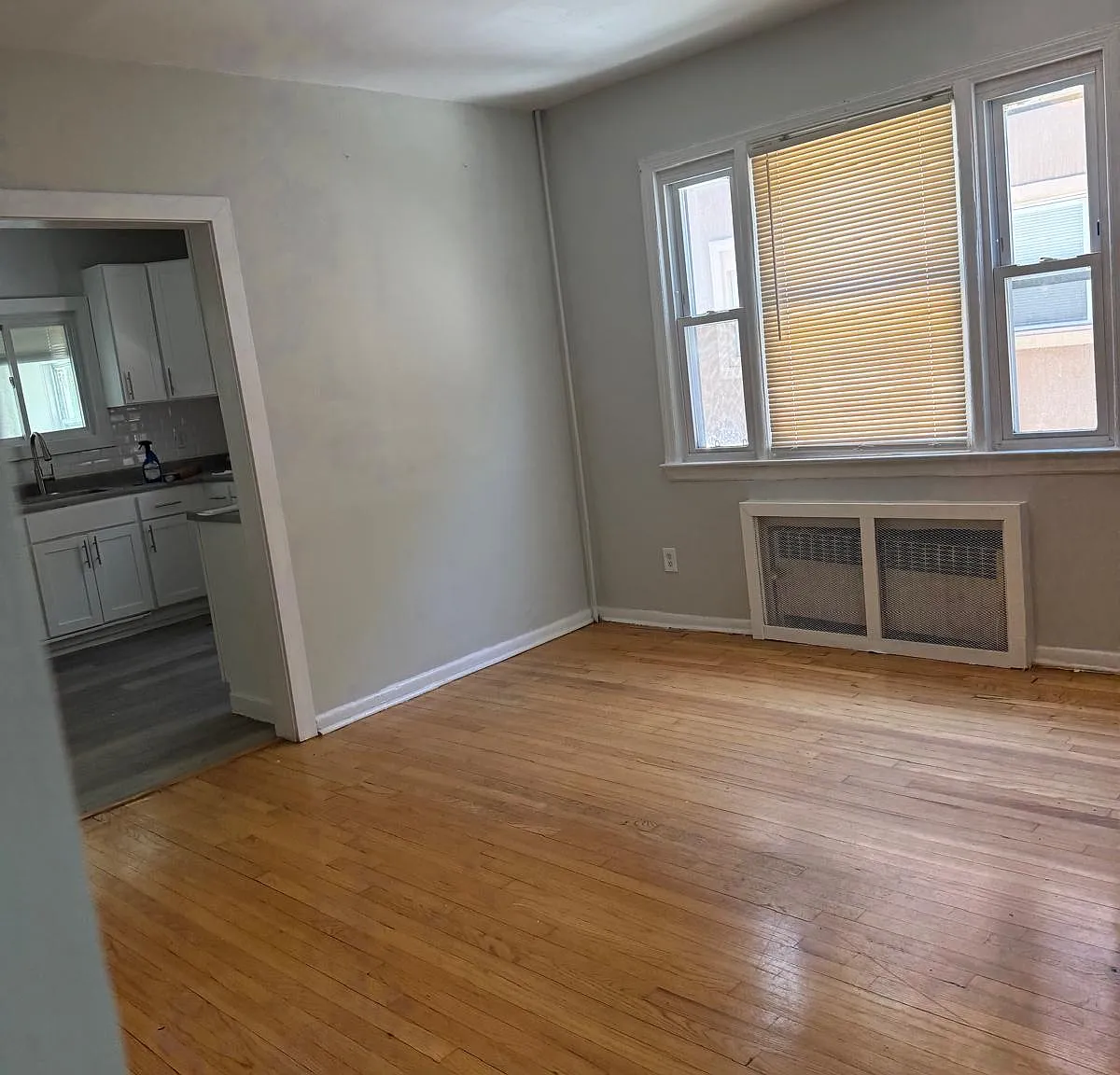 3 bed, $2,400 — Photo 3