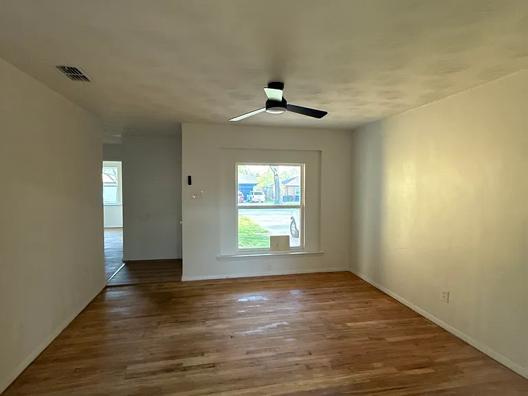 10121 Muskogee Dr — Photo 1