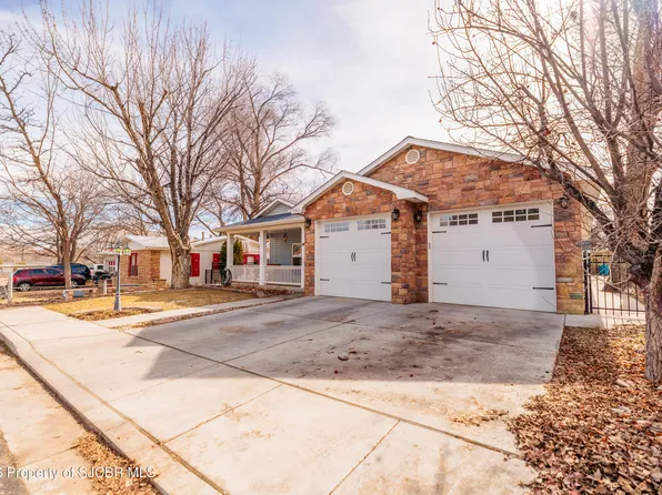 2911 E 24th St, Farmington, NM 87402