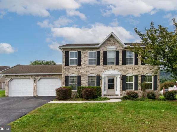 2 Pagoda Ct, Enola, PA 17025
