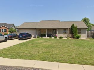 612 Garden Ct, Chatham, IL 62629