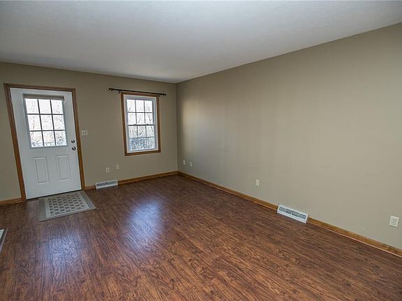 3rd image of 2320 Riverfront Pkwy