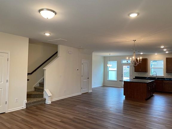 5th image of 1140 Township Pkwy #62