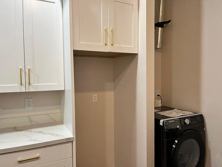 2318 Tahiti St #B — Photo 2