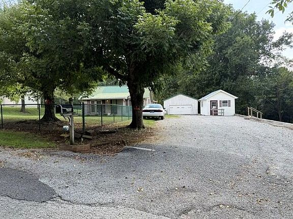 3rd image of 303 S Riverside Dr
