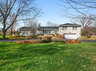 66 Meadowview Dr, Northfield, IL