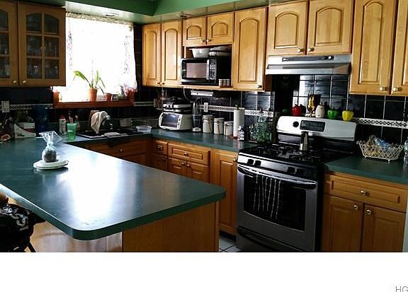 3rd image of 2516 Yates Ave