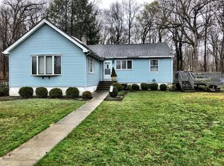 6 Deerfield Rd, New Fairfield, CT 06812