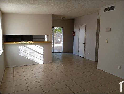 1st image of 3015 E Glen Dr APT B