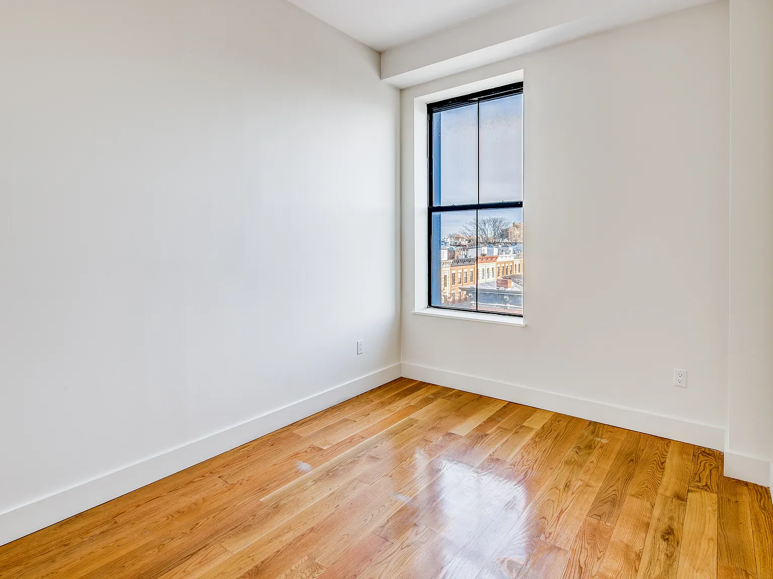 1680 Madison Street — Photo 2