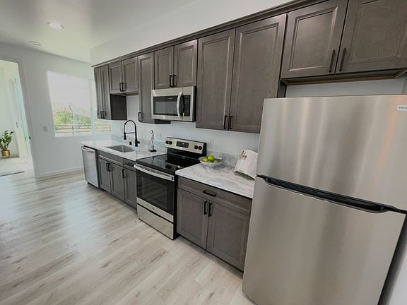 4th image of 4327 Clairemont Dr