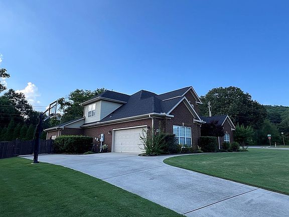 2nd image of 3005 Heritage Oak Ct SE