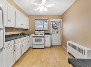 20 Courtland Ave APT 1, Stamford, CT 06902