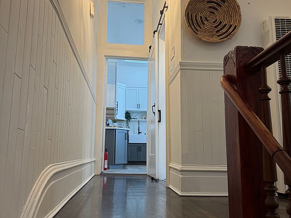 3rd image of 483 Oak St
