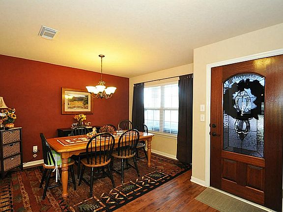 4th image of 18018 Surrey Lake Ln