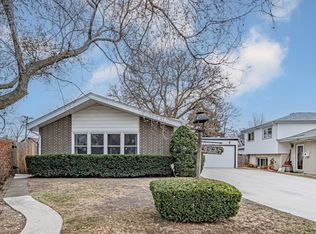 9925 Kedvale Ave, Skokie, IL 60076
