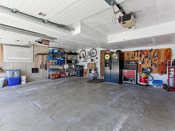 3rd image of 7212 Parkwood Ln NE