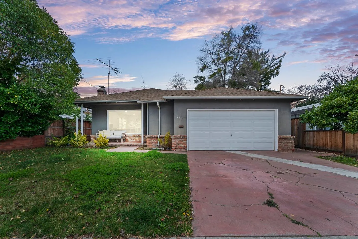 1810 Jefferson Ave photo 1