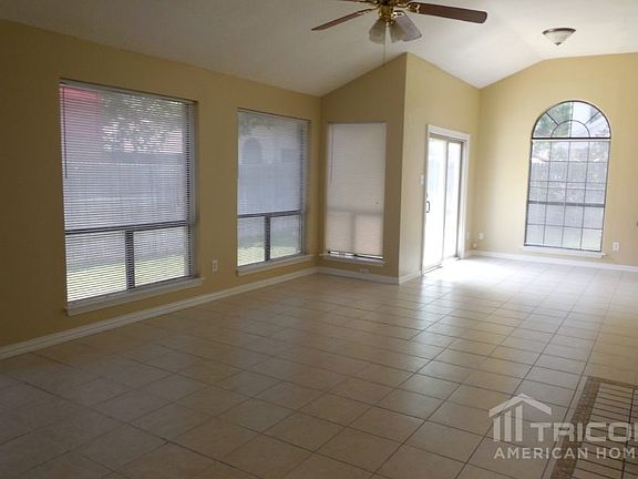 3rd image of 6208 Fairlane Dr