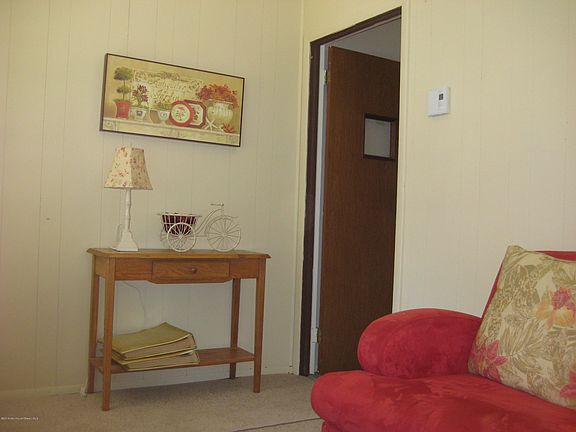 5th image of 26 Lexington Drive #B