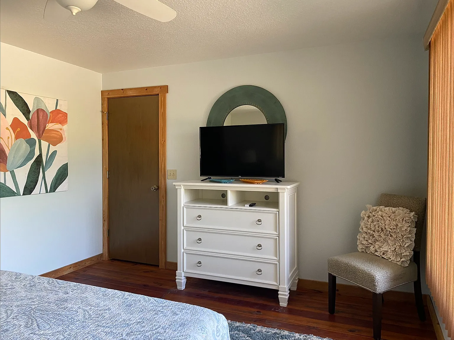 4 bed, 3085 sqft, $800 — Photo 2