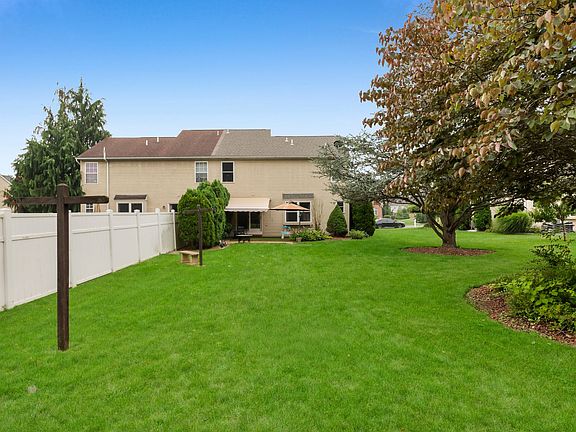 2nd image of 2235 Briarwood Dr