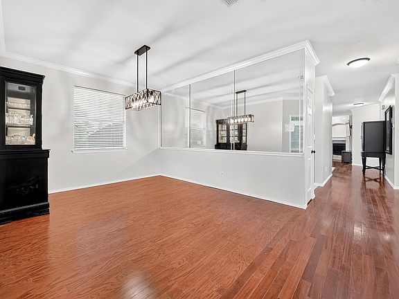 4th image of 10601 Augusta Ln